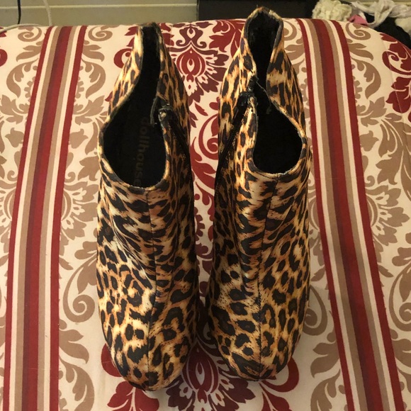 Cheetah Print size 8 - Picture 4 of 5